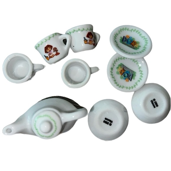 Viacom Vintage Dora The Explorer Miniature 10pc Porcelain Tea Set 2006 - Picture 4 of 6